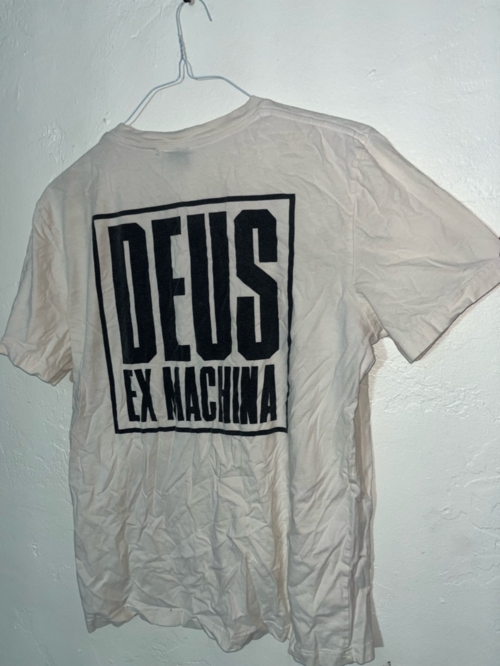 100% Organic Cotton Deus Ex Machina Customs box logo t-shirt distressed worn